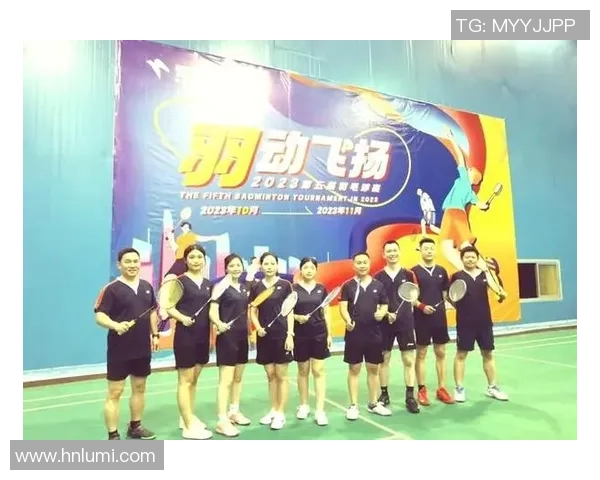 重庆羽毛球队挑战赛点评：团队协作展现出色默契与拼搏精神